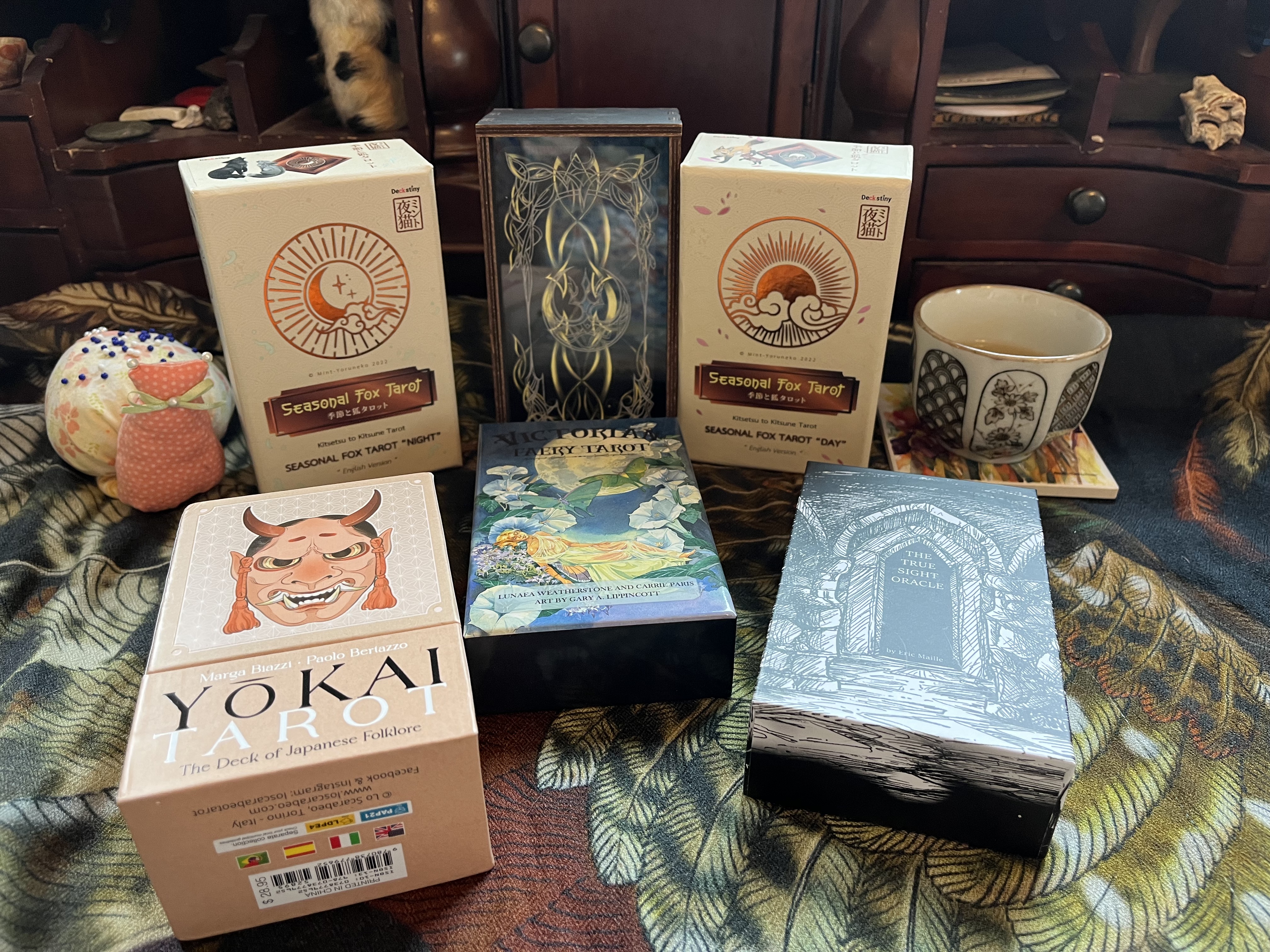 April 2025 Decks – The Tarot Tarts